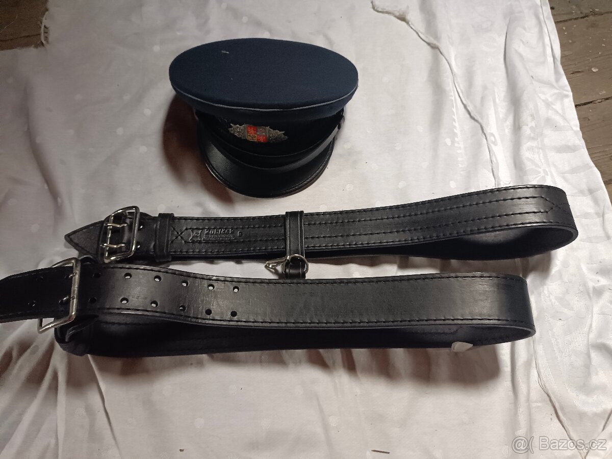 Vojenská kapsa a čepice , opasek - 4