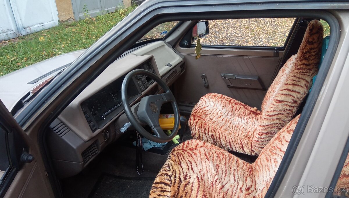 ŠKODA FAVORIT 1988 - 4