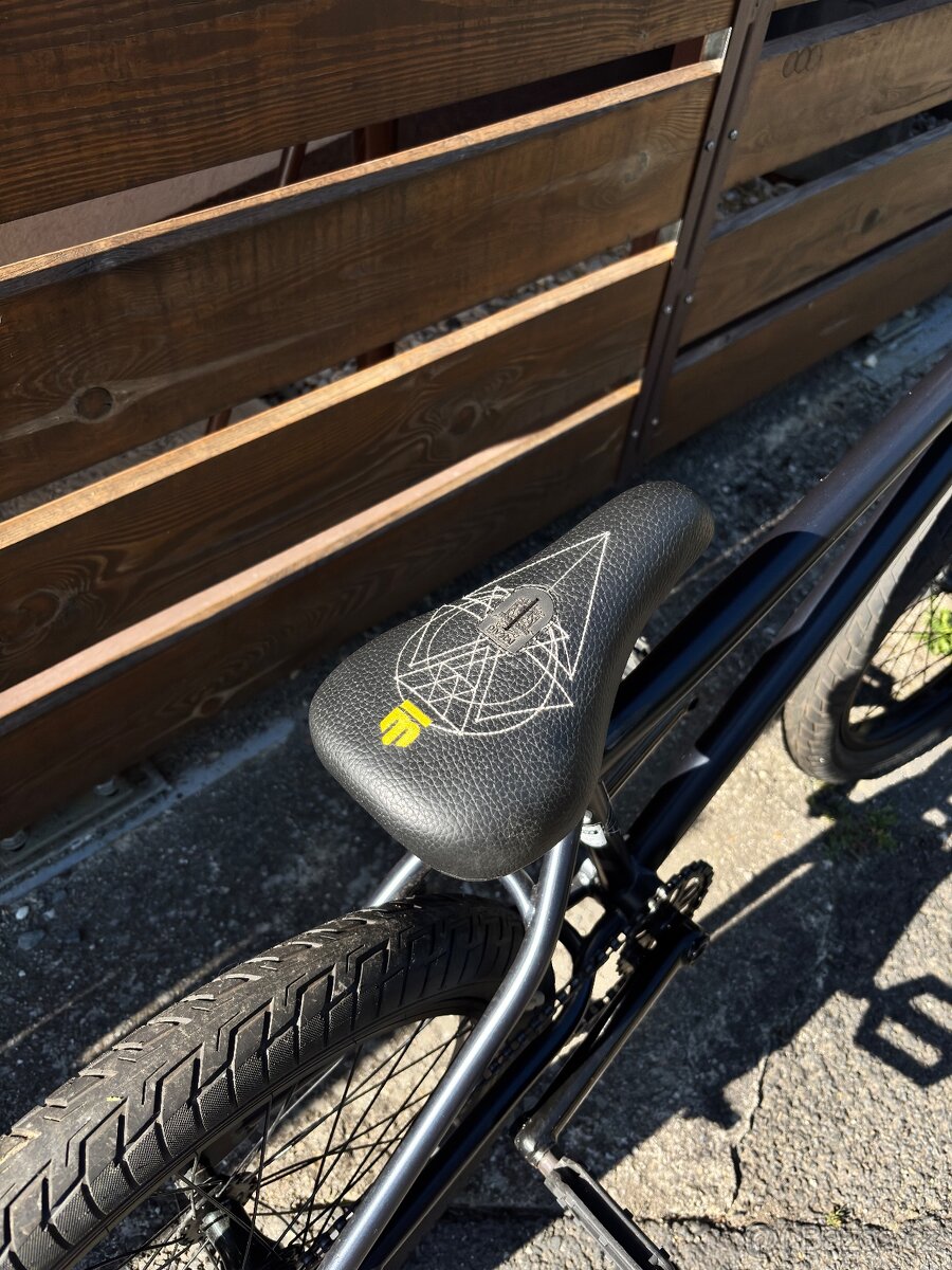 BMX Mongoose Legion L80 - 4