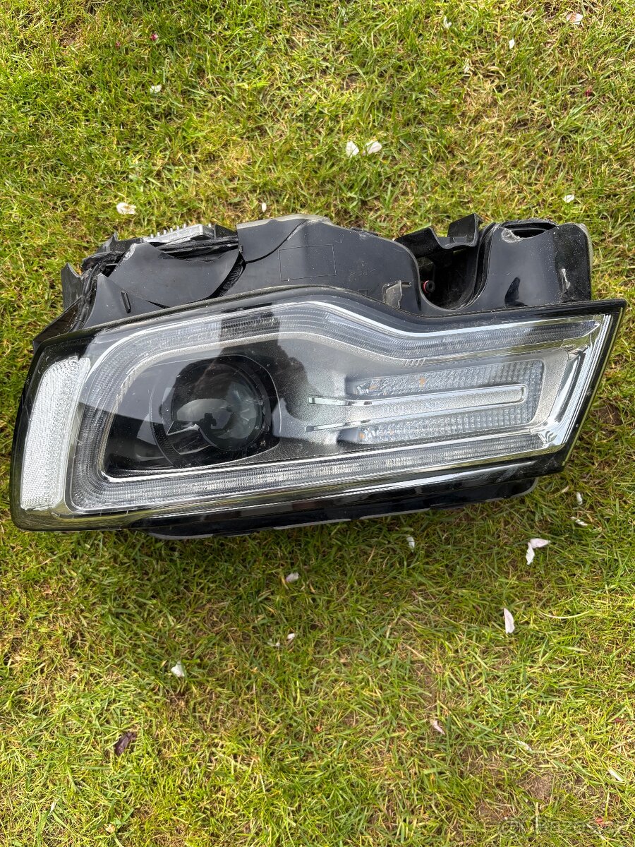 Jeep Grand Cherokee - 4