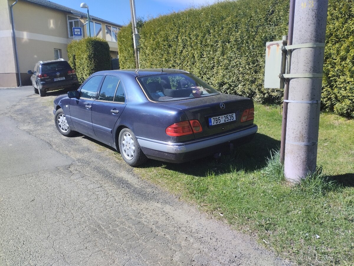 Mercedes - 4