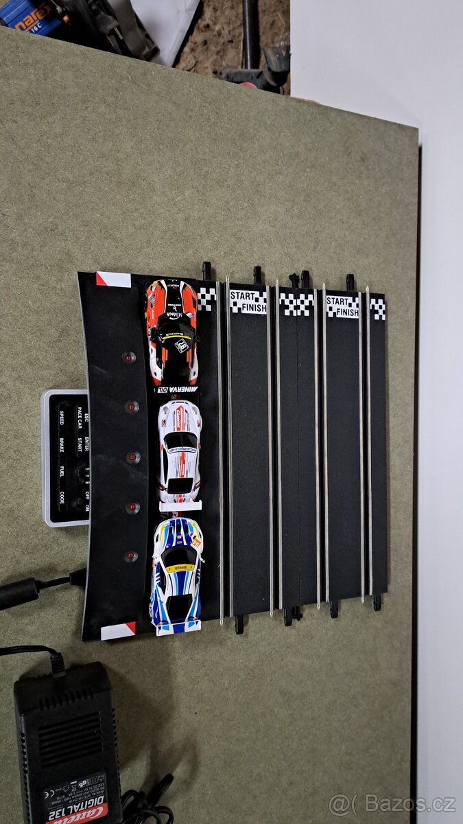 Carrera autodráha black box d132 na d143 - 4