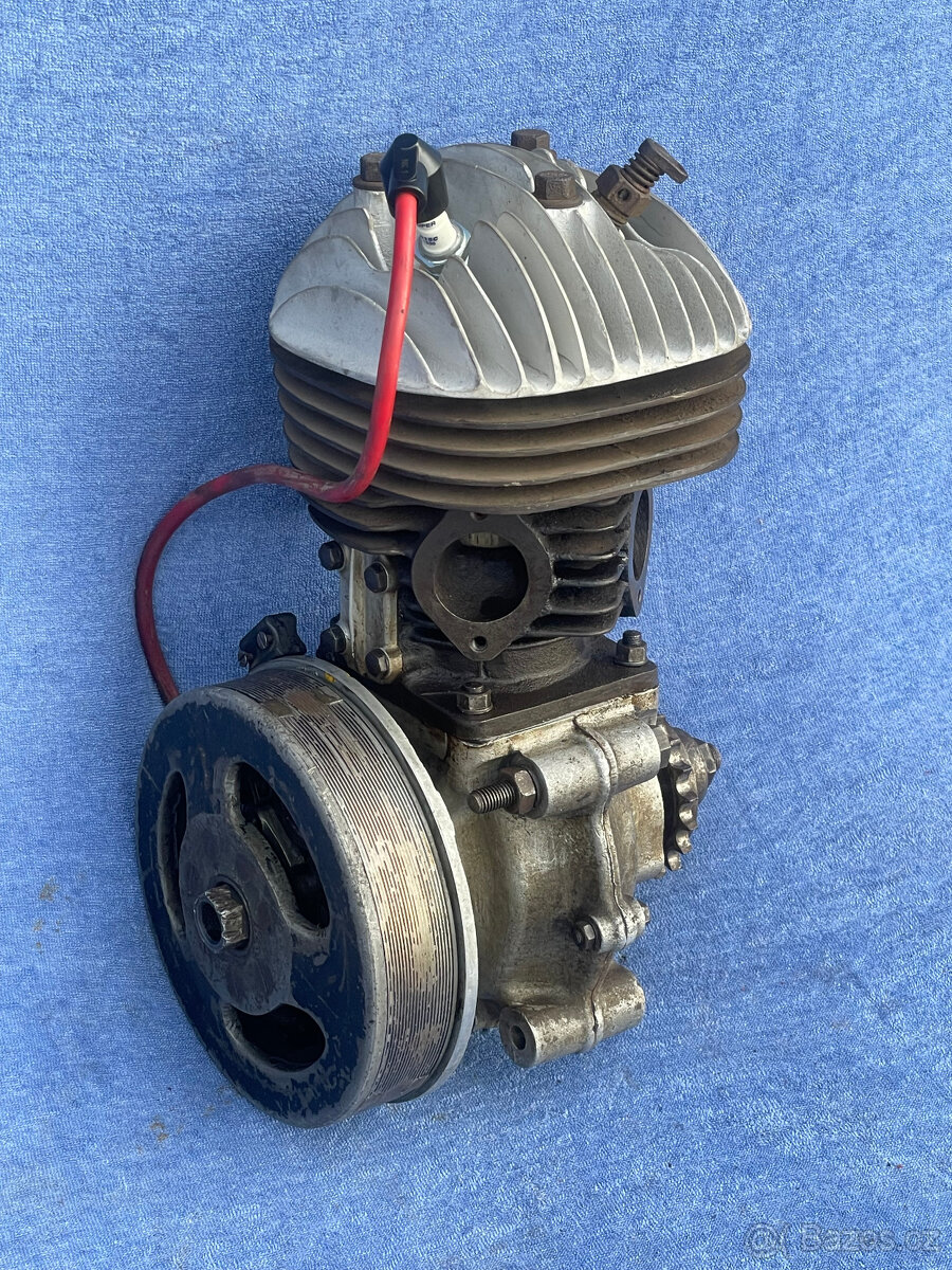 Jawa 250 Speciál FJ/Přírubová - Motor - 4