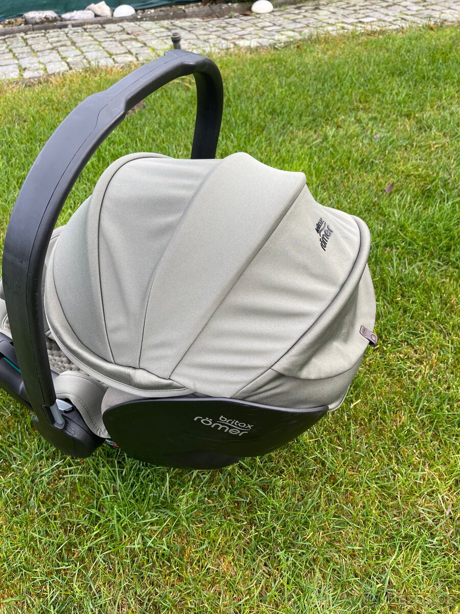 Autosedačka Britax RÖMER Baby-Safe Pro Vario Base 5Z - 4