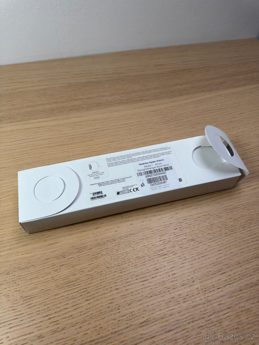 - Apple Watch 7. generace 45 MM - 4