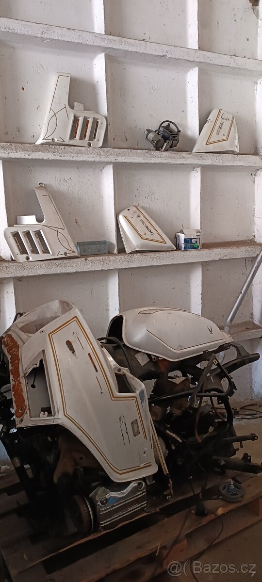 Honda Goldwing GL 1100 - 4