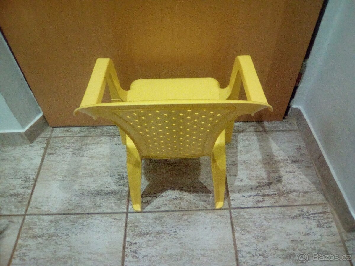 Plastová dětská židlička židle žlutá - 4