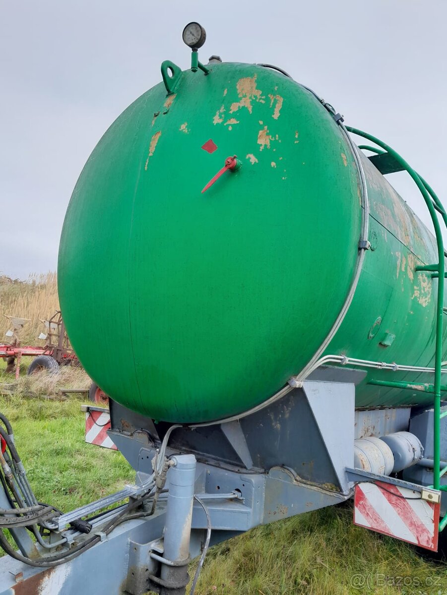 Cisterna/ fekál - 4