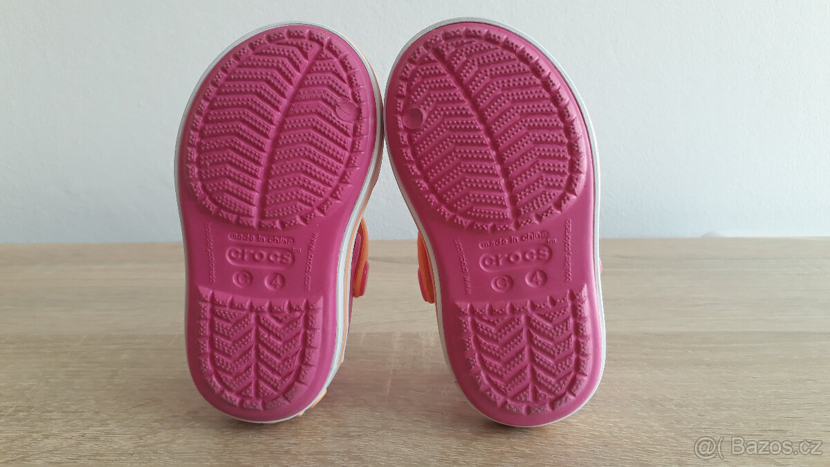 Prodám dětské sandálky CROCS CROCBAND - 4
