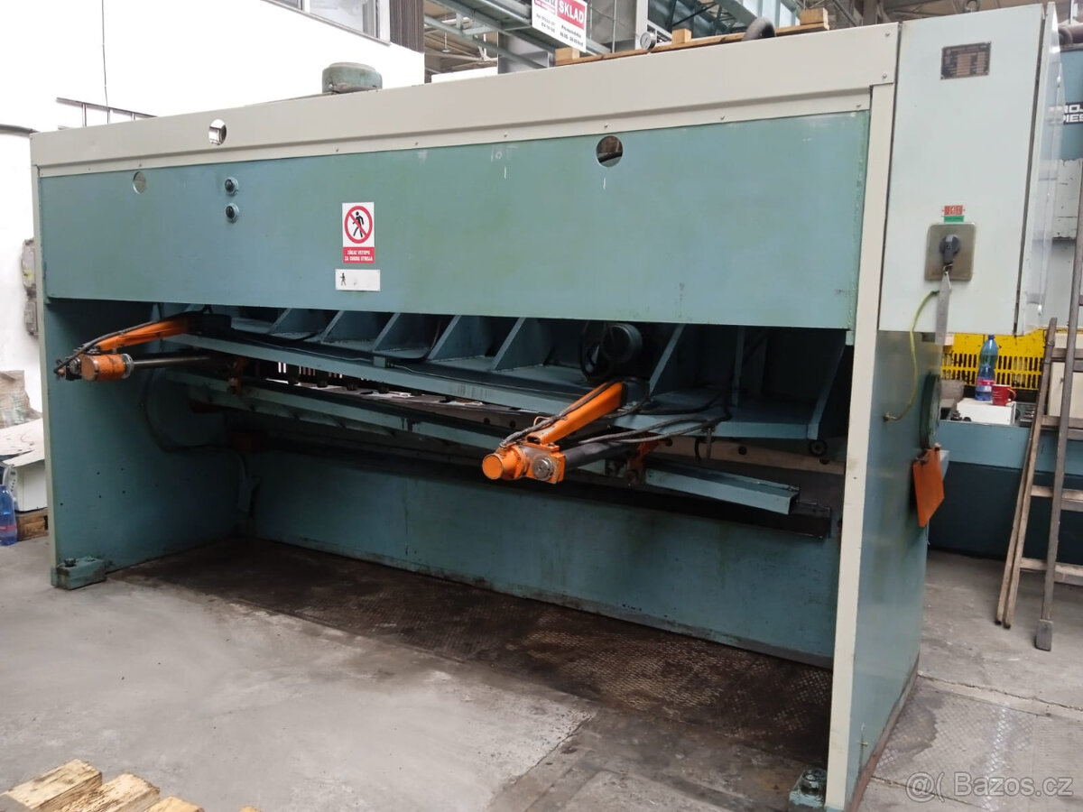 hydraulické tabulové nůžky CNTA 3150/ 10 A - 4