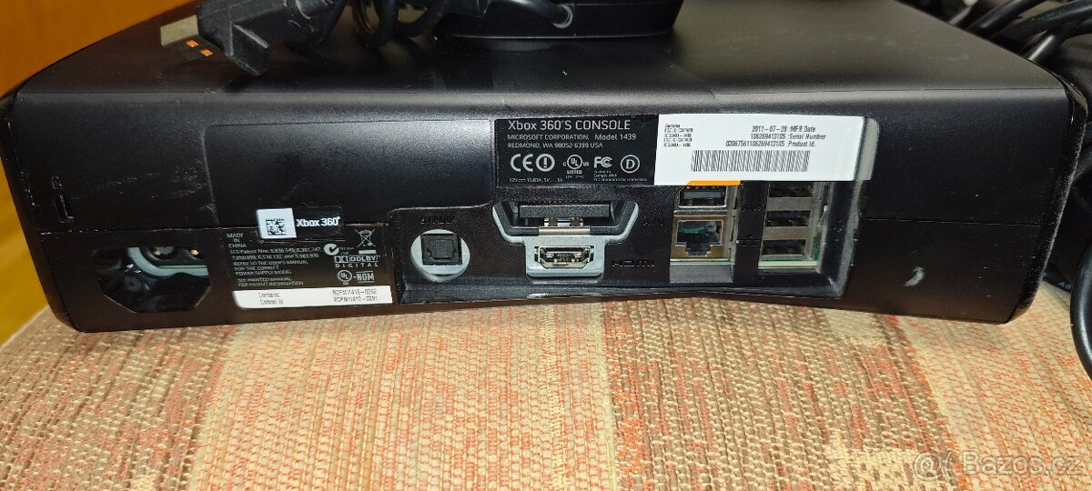 Xbox 360 S 250GB + Kinect + 2x ovladač + hra - 4