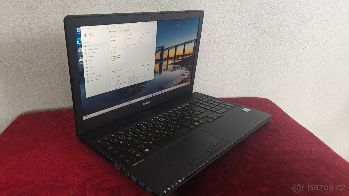 Fujitsu Lifebook A557, i5, 16 GB RAM, SSD 500 - 4
