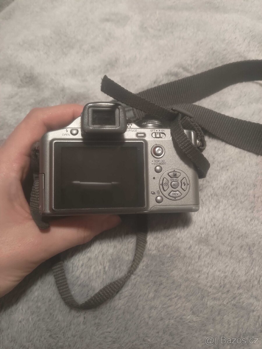 Panasonic DMC - FZ8 - 4
