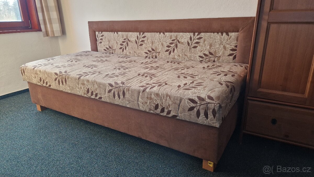 Postel s úložným prostorem - 4