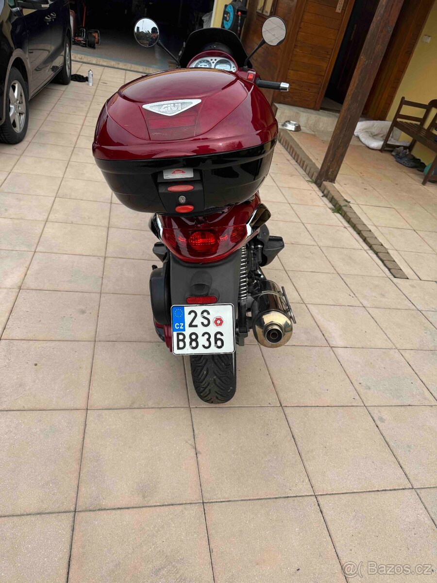 Piaggio Beverly 500 - 4