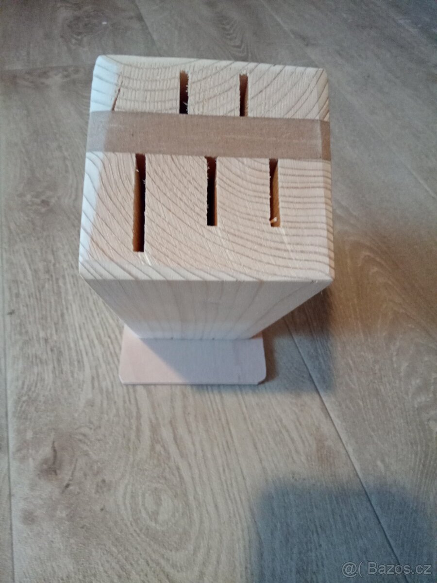 Nový dřevěný stojan/blok na nože - 4