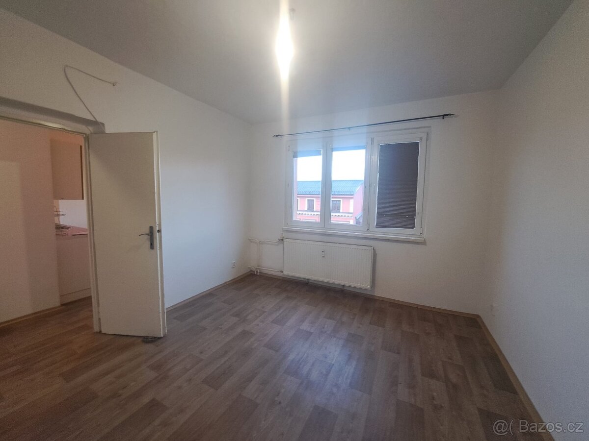 Pronájem bytu 2+1+L v ul. Beethovenova v Chomutově - 4