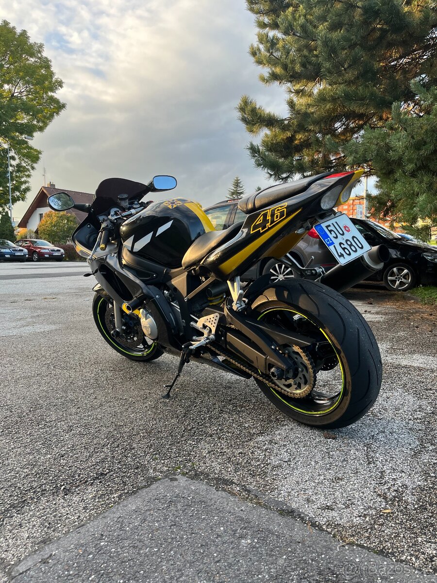Yamaha R6 (2000) – VR46 Day Moon Edition – 88 kW - 4