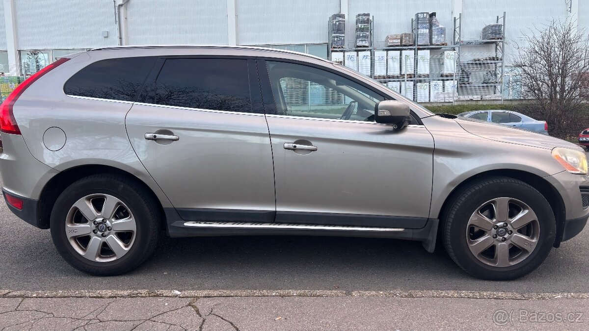 VOLVO XC60 D5 AWD - 4