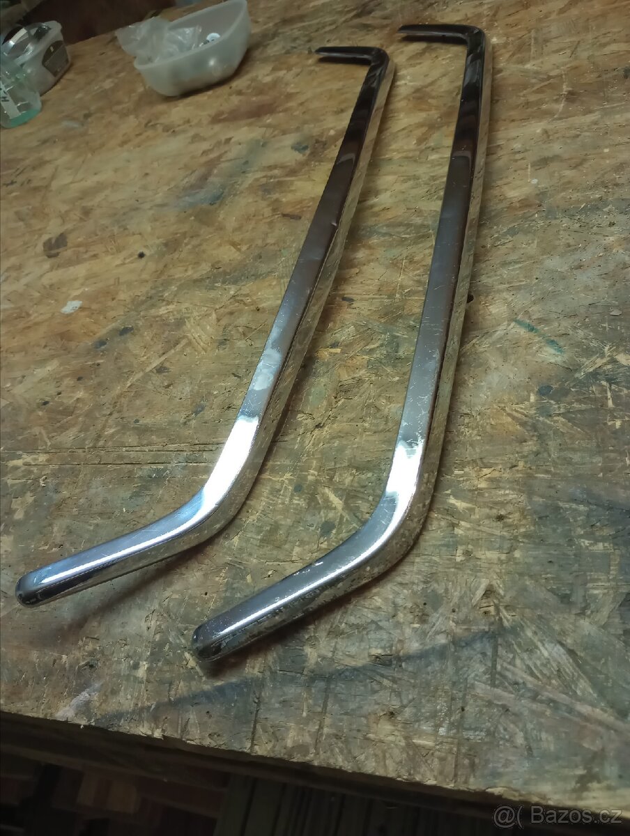 Tatra 603 lišta na zadní kapotu - 4