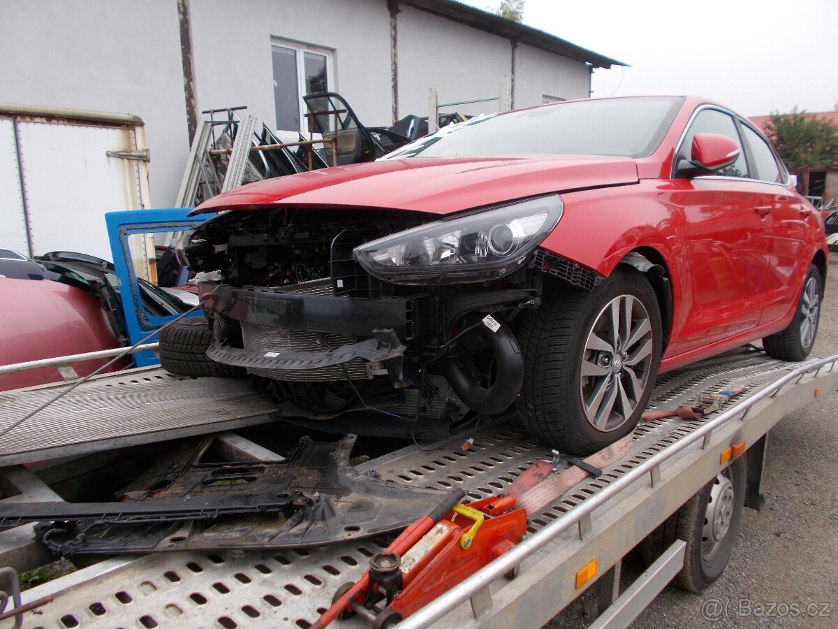 Hyundai i30 fastback - 4