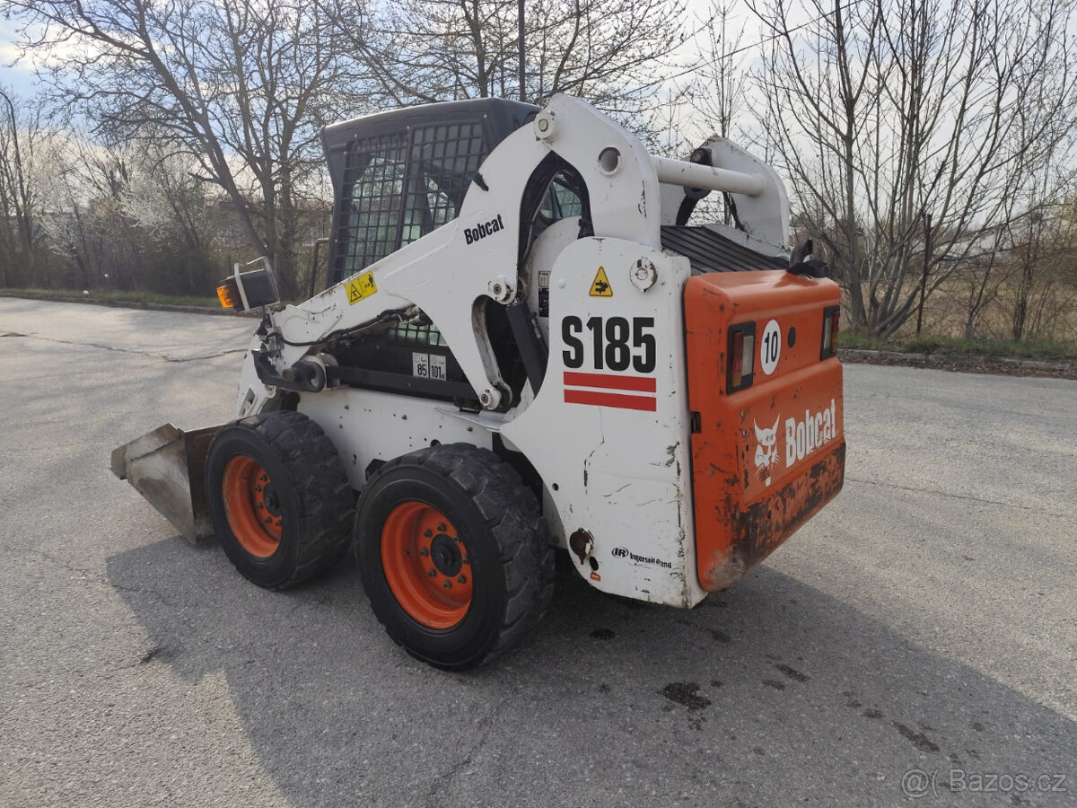 Šmykový nakladač Bobcat S185, Špz. - 4