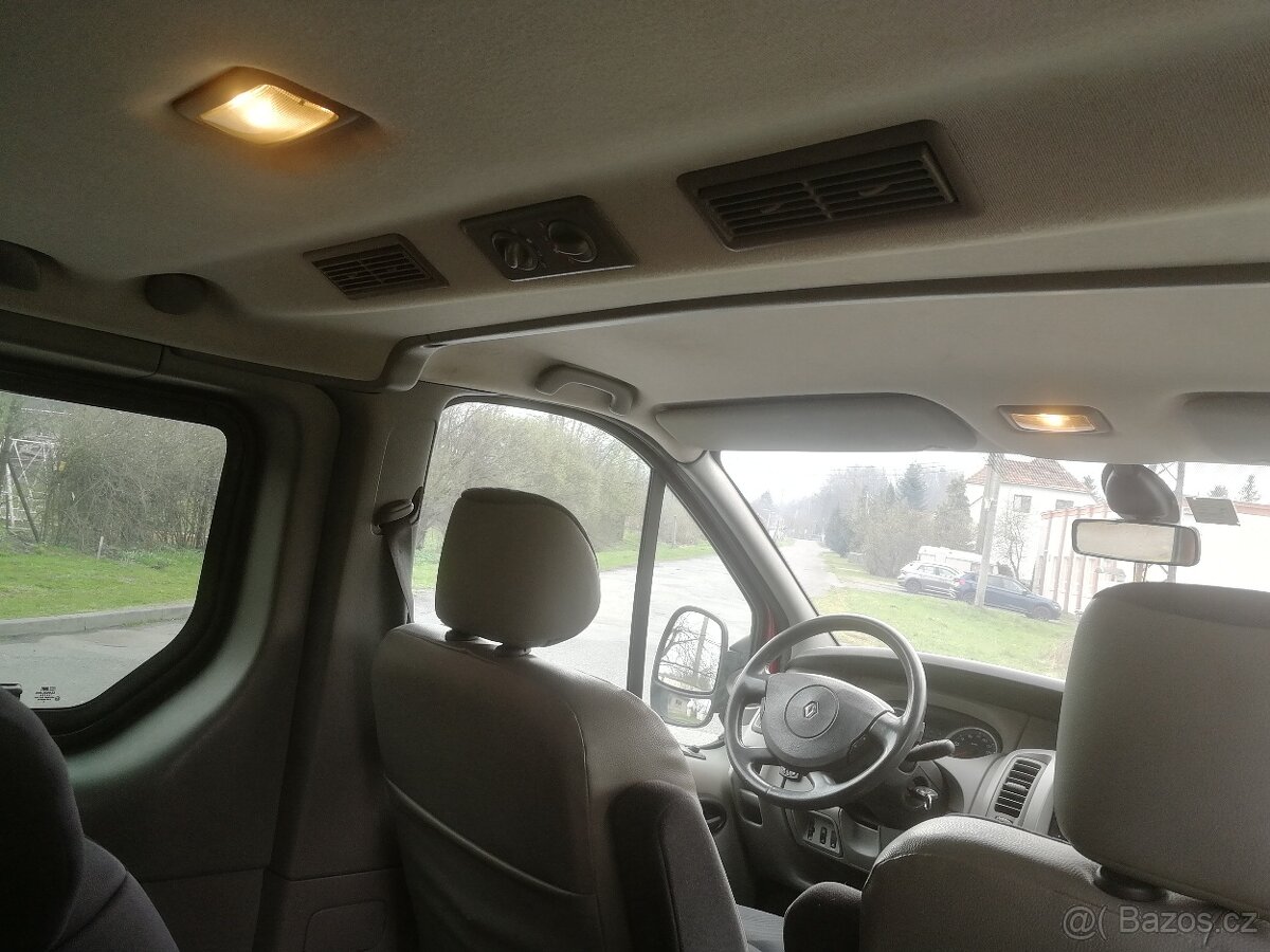 Renault Trafic Pasanger - 4