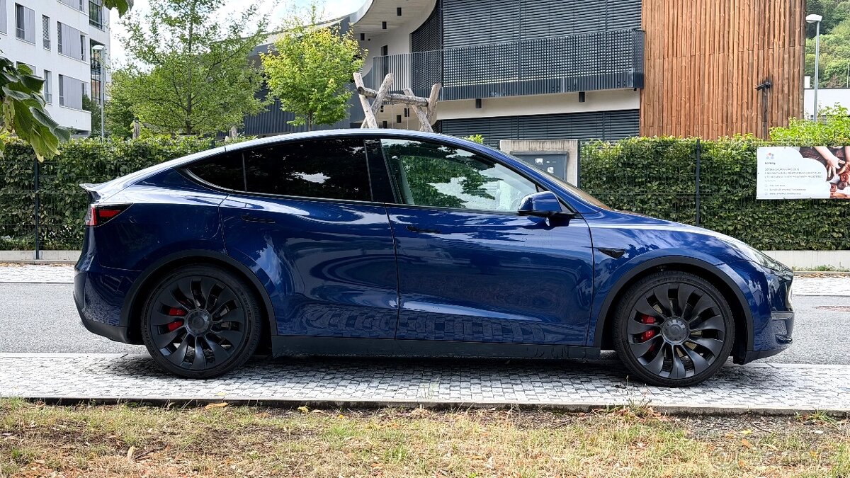Tesla Model Y PERFORMANCE 2023 - 4