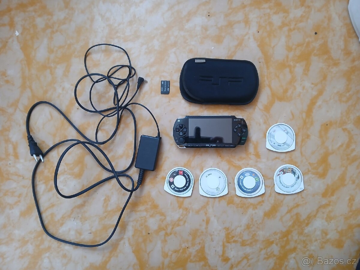 sony psp+hry+nabijecka+pouzdro - 4