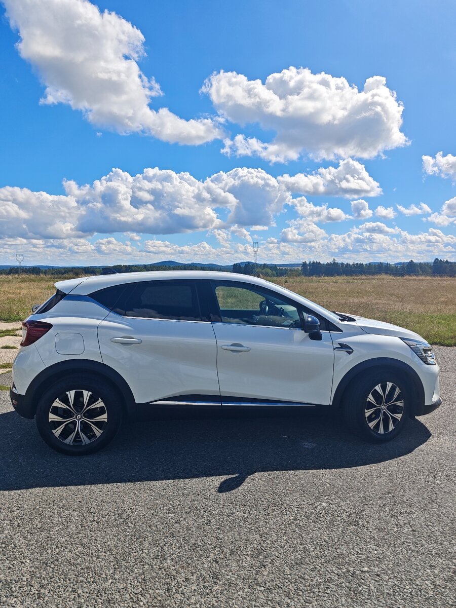 Renault Captur II Techno Plug-in-Hybrid 2023 roku. - 4