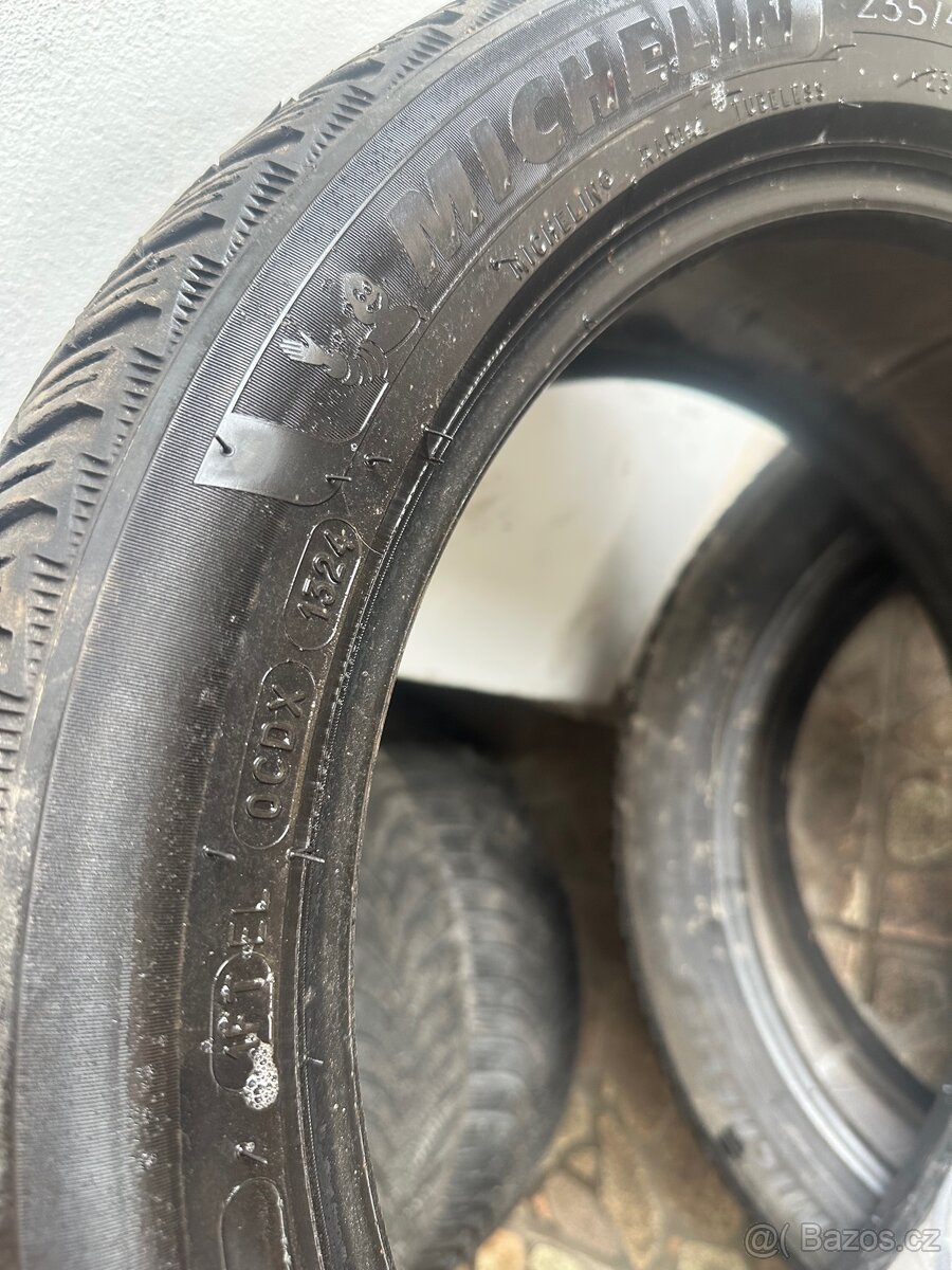 Zimní pneu 235/45/18 - 4