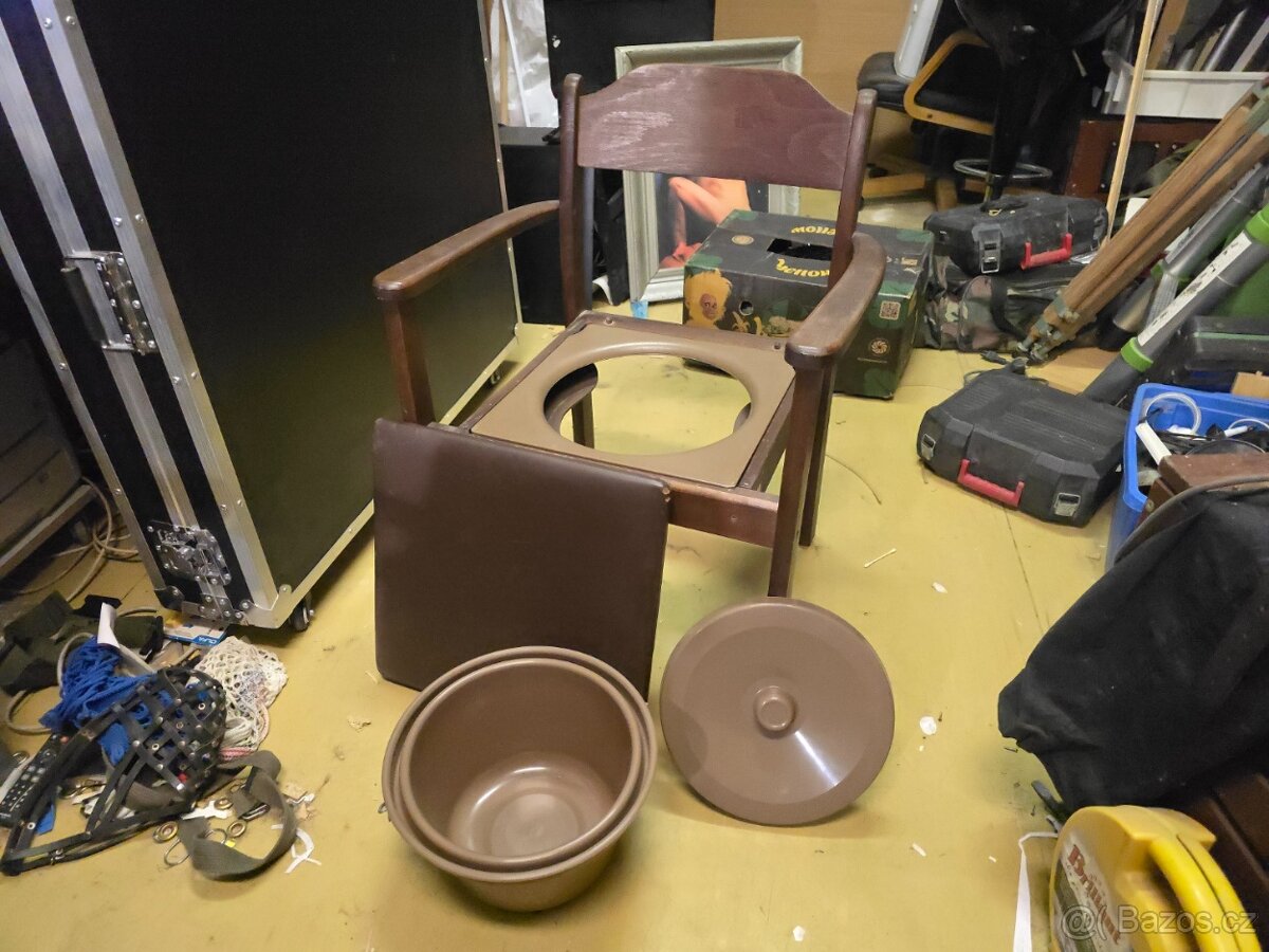 Toaletní (klozetové) dřevěné křeslo - 4