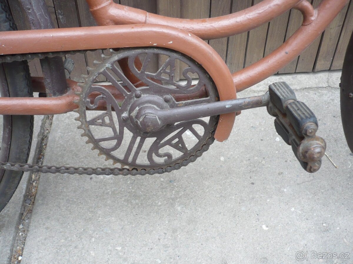 staré dámské kolo - 4