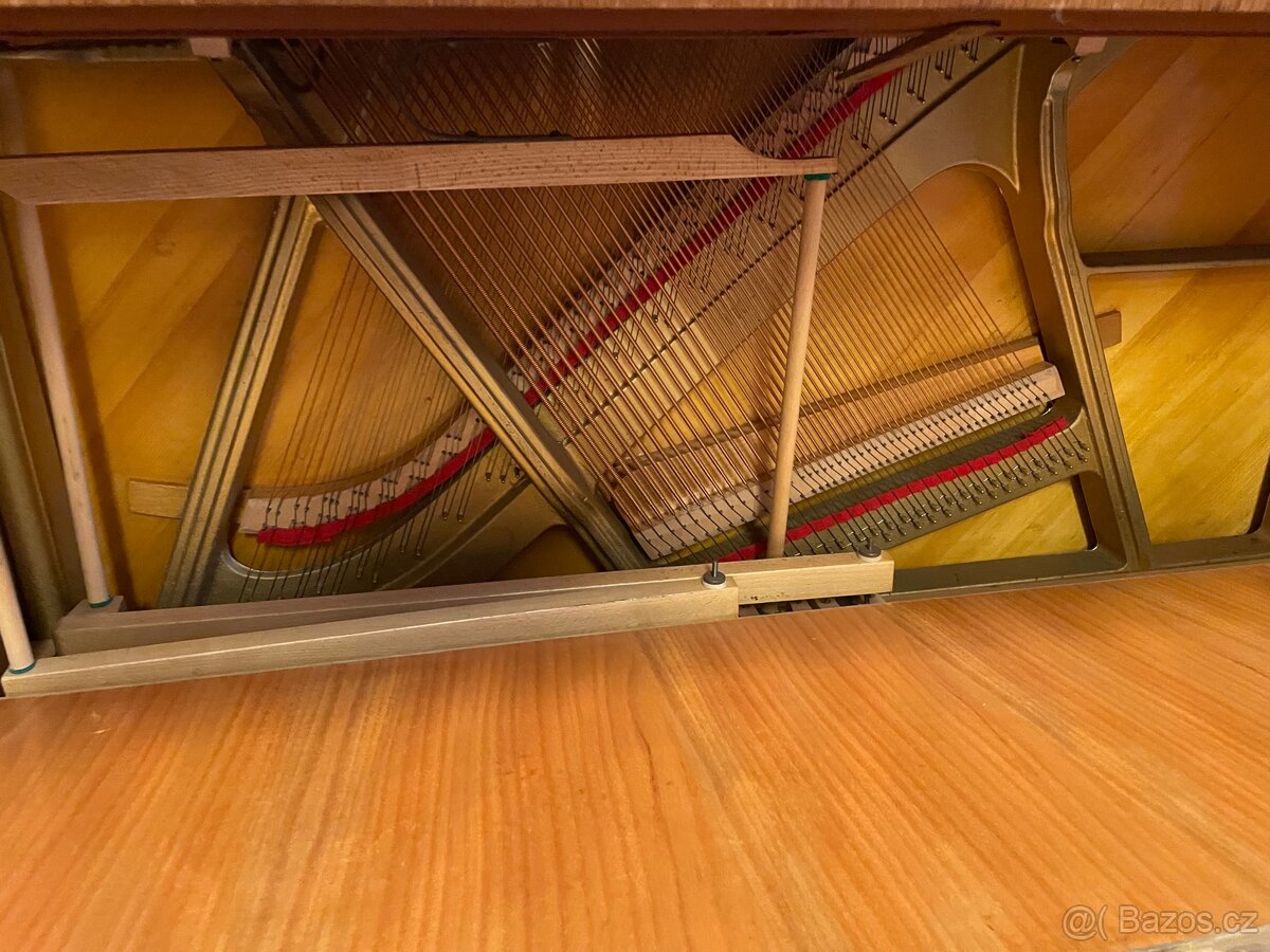 Pianino Petrof k114 - 4