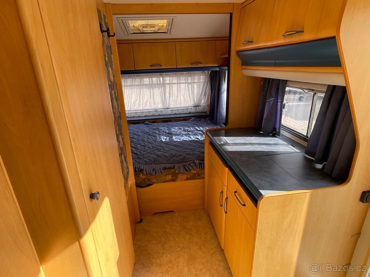 Hobby De luxe 450, 4 osoby, stan, pevná postel - 4