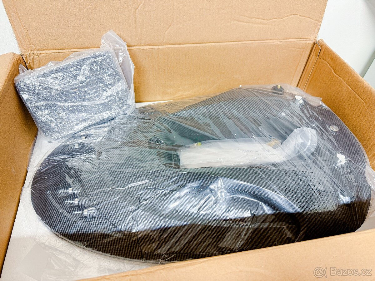 Zavážecí loďka - GPS / echolot / barevný displej / čeština - 4