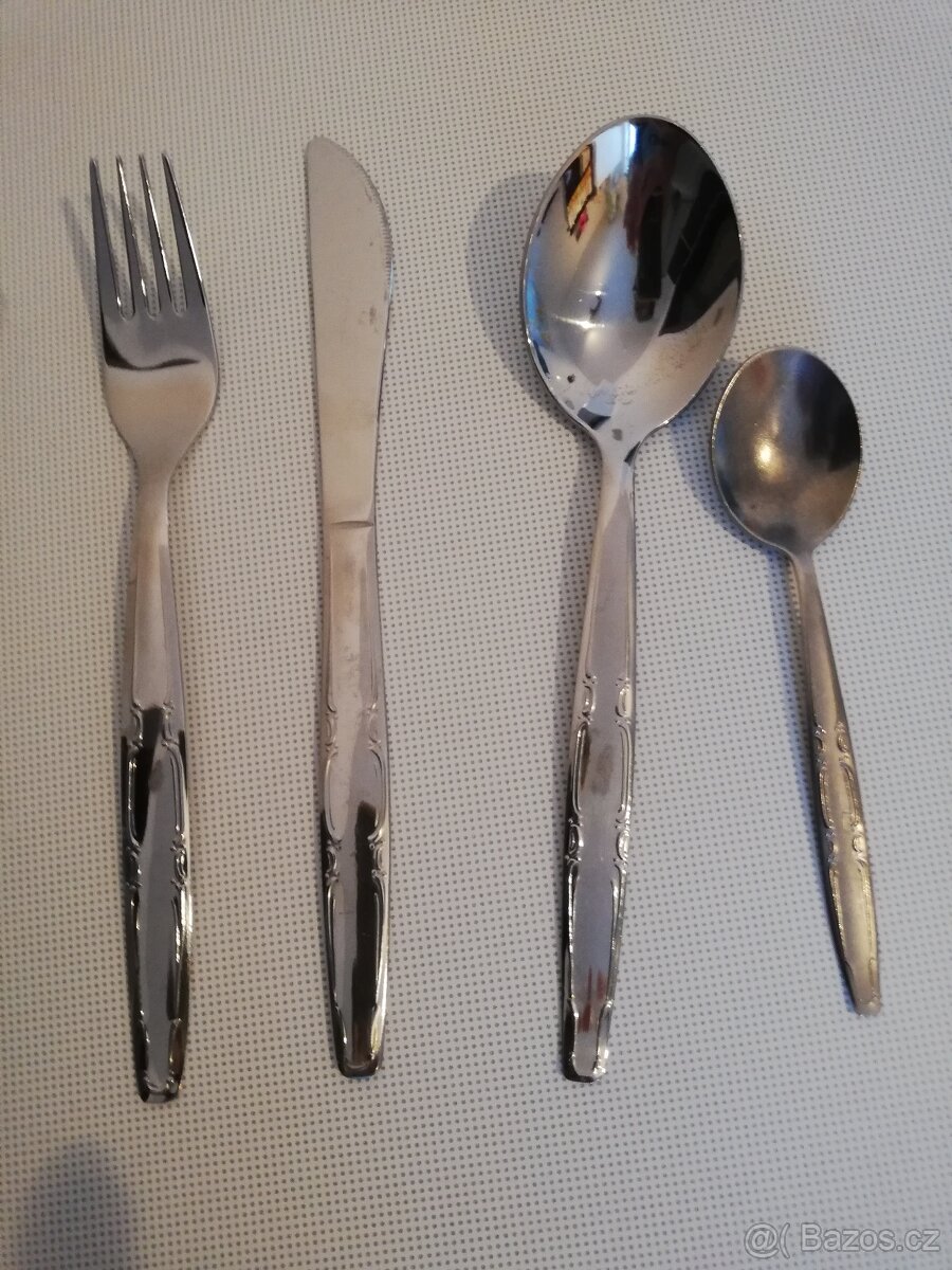 Sada 8 ks - talířú Orion - srdíčka a příború Toner - 4