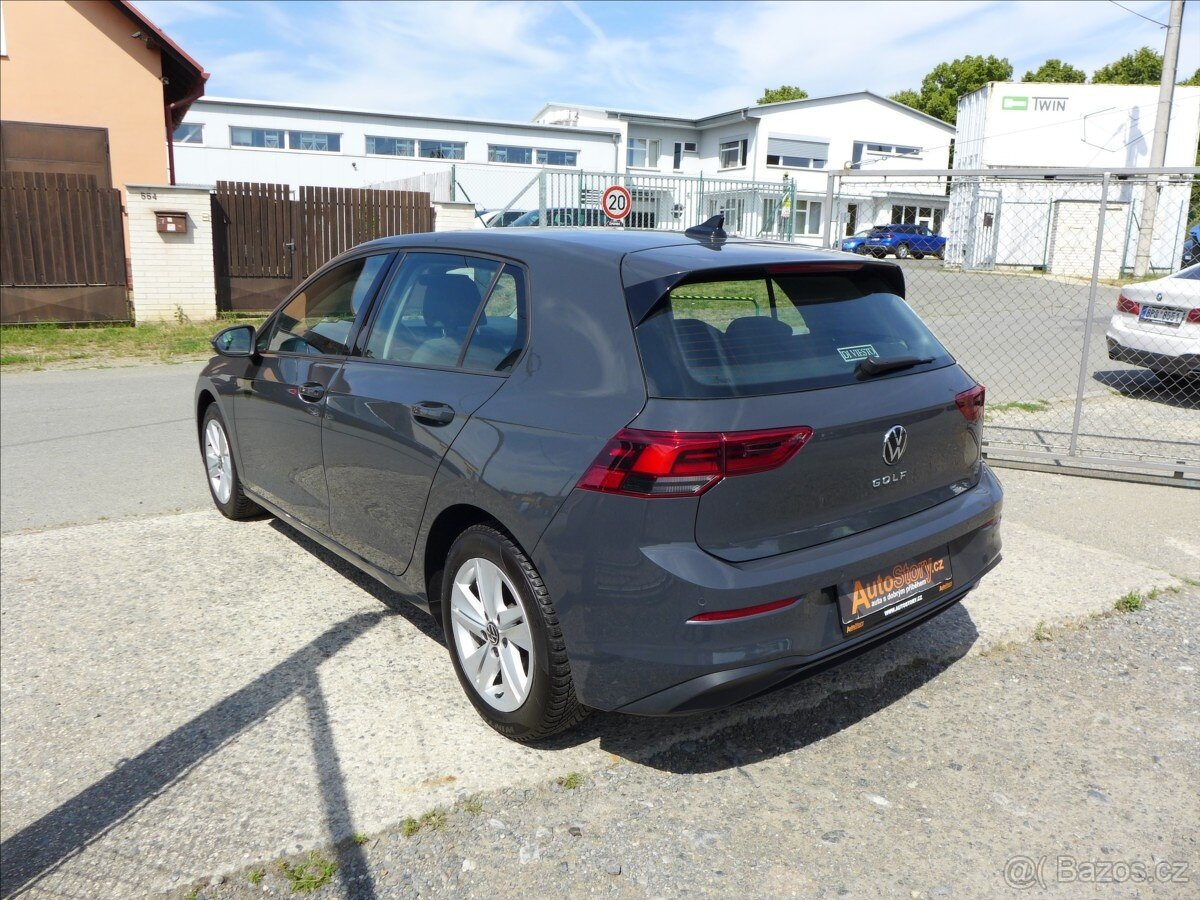 Volkswagen Golf 1,0 TSi APP,NAVI,DPH,1.MAJ. - 4
