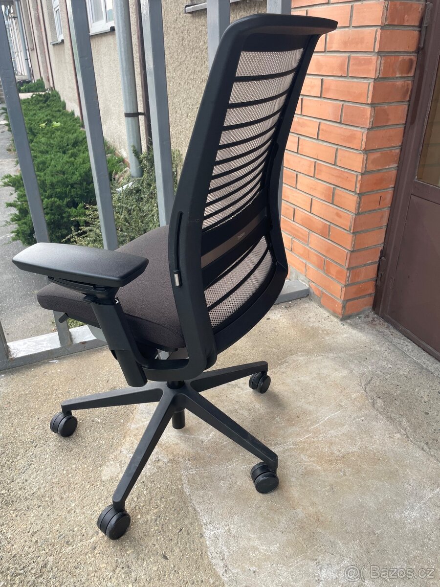 Kancelářské židle Steelcase Think 2 - 4