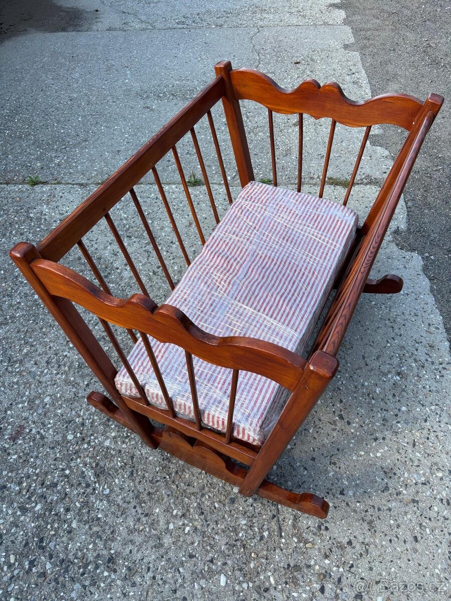 Masivní dětská kolébka - 4