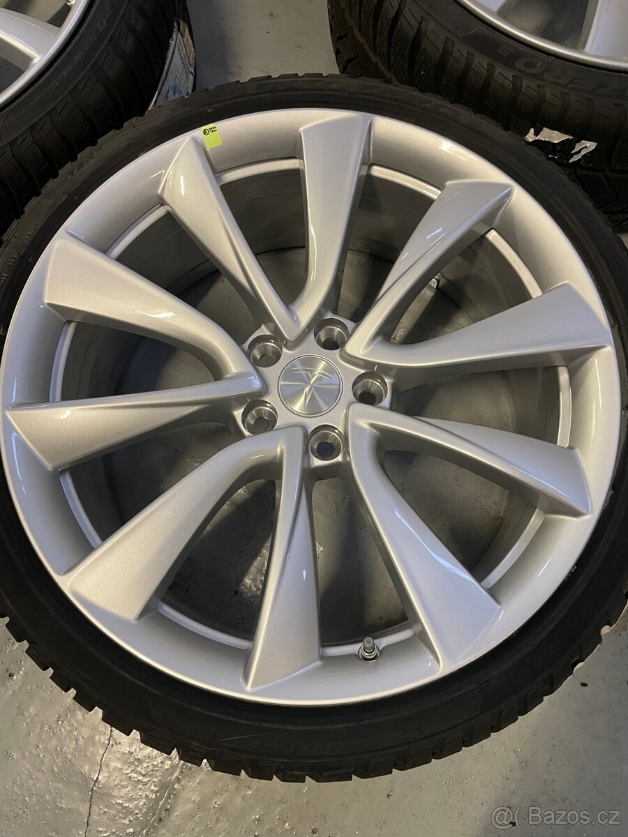 Original zimní Tesla Model 3 r20 + 235/35/20 100% - 4
