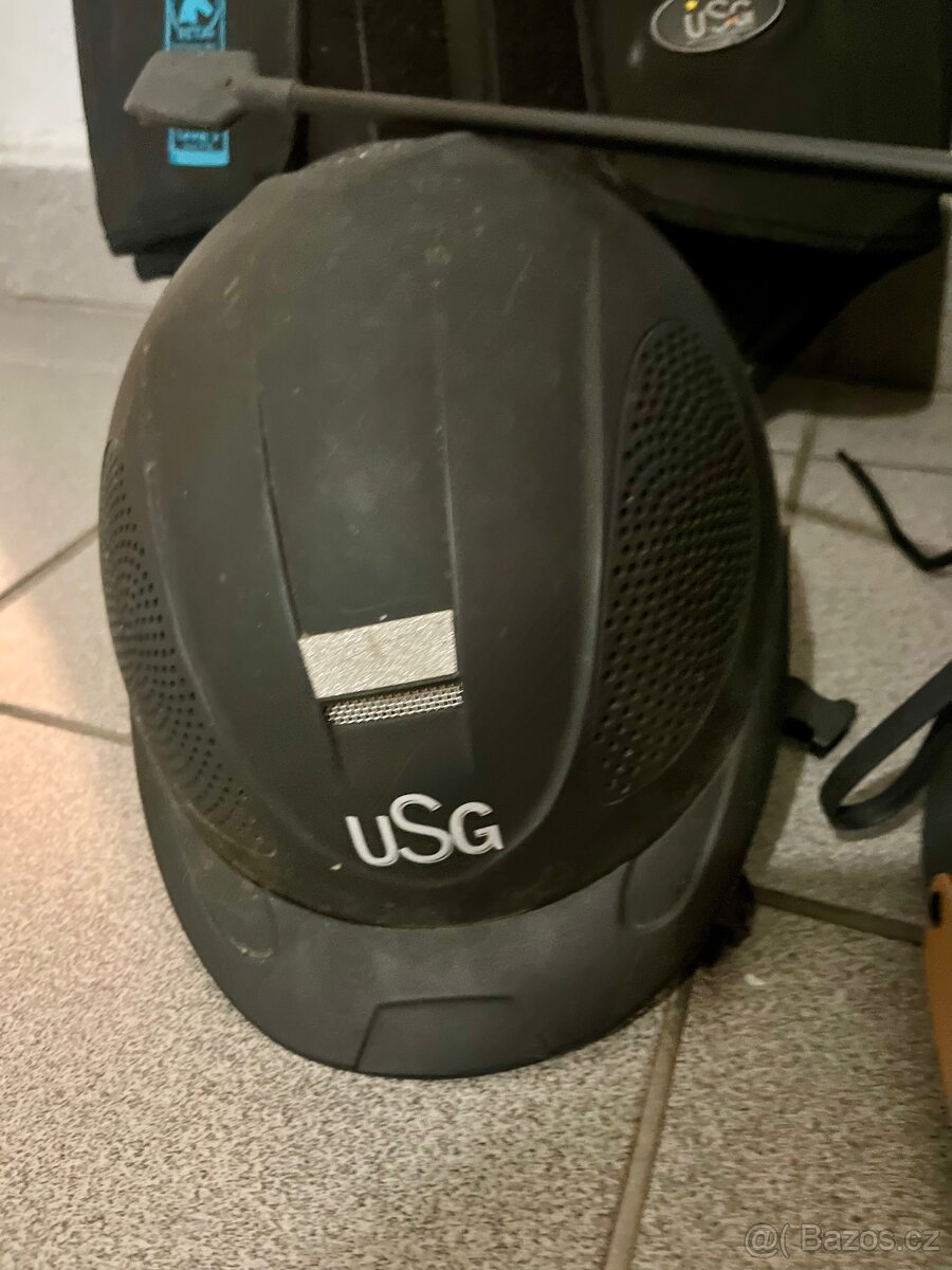 Vesty a přilby na koně - 4