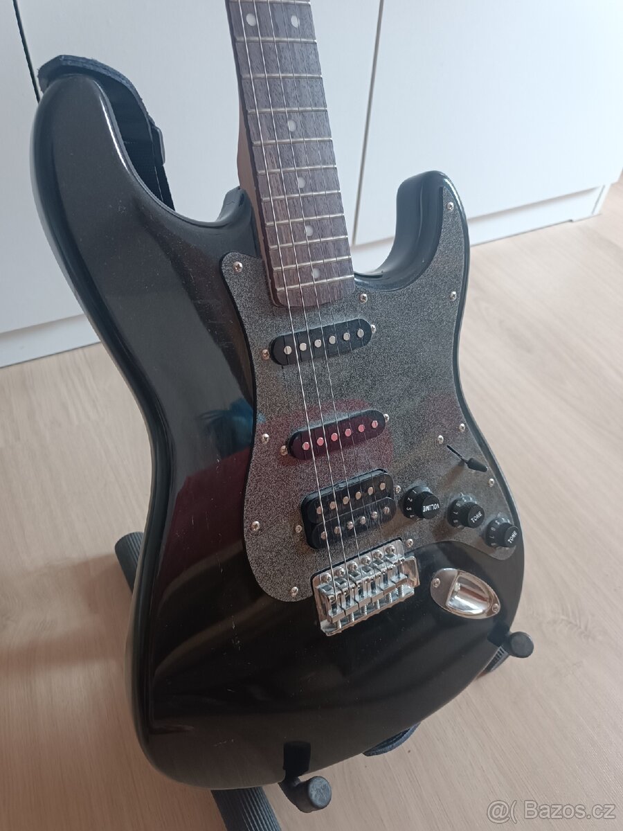 Squier Strat elektrická kytara - 4