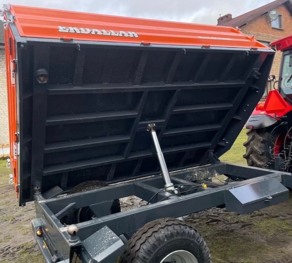 Vlek na traktor 3 stranné sklápění 4,8t - 4