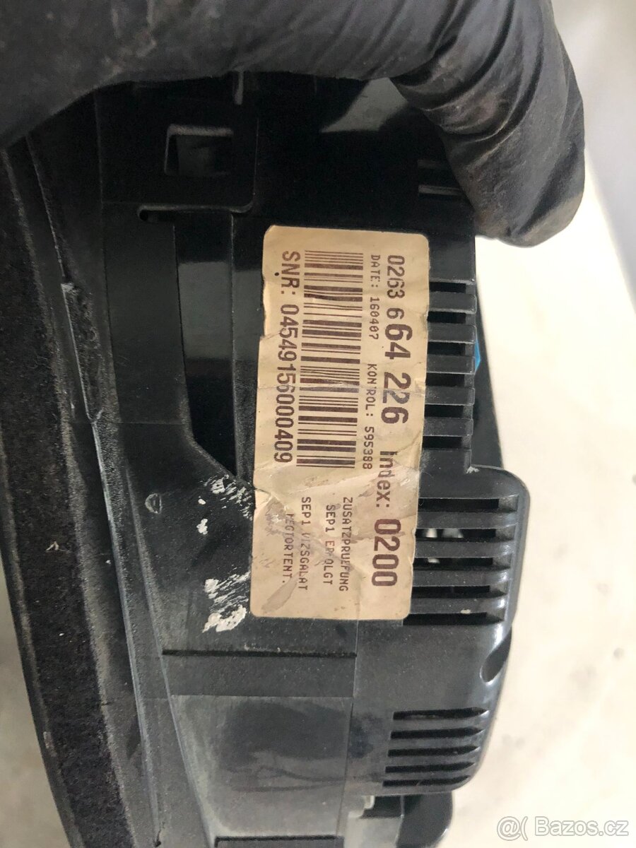 Budíky Audi A4 B7 - 4