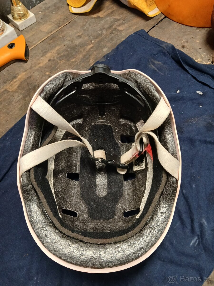 Helma / přilba - 4
