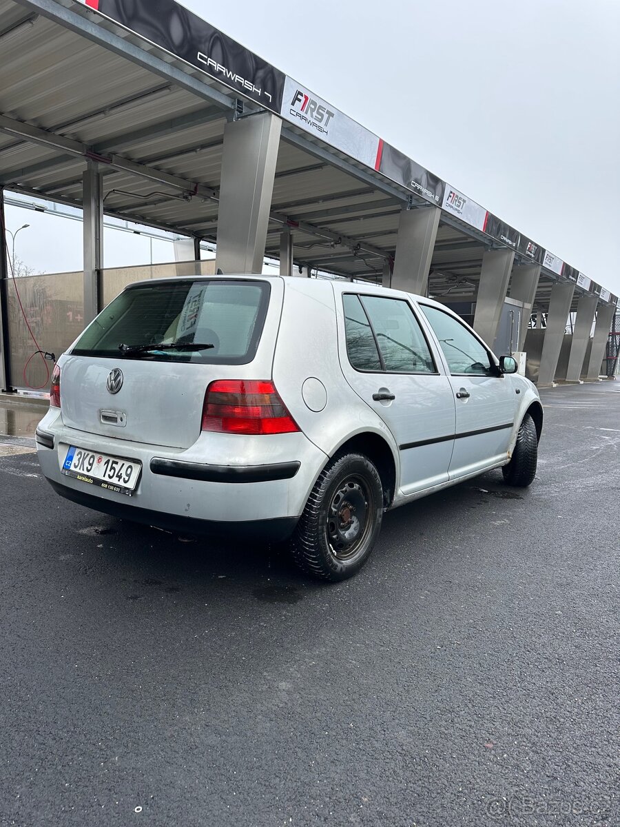 Volkswagen Golf 4 1.6i benzin - 4