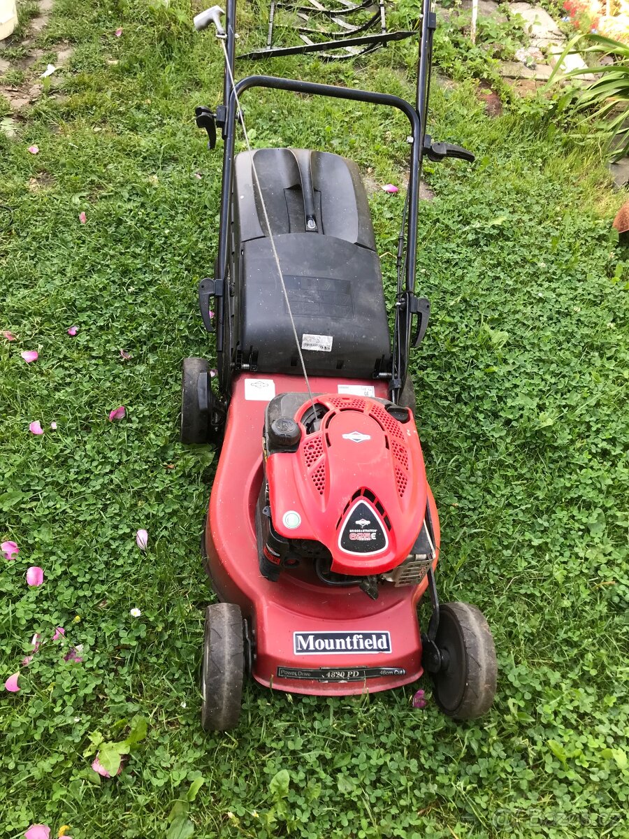 Prodám benzinovou sekačku Mountfield 46cm. - 4
