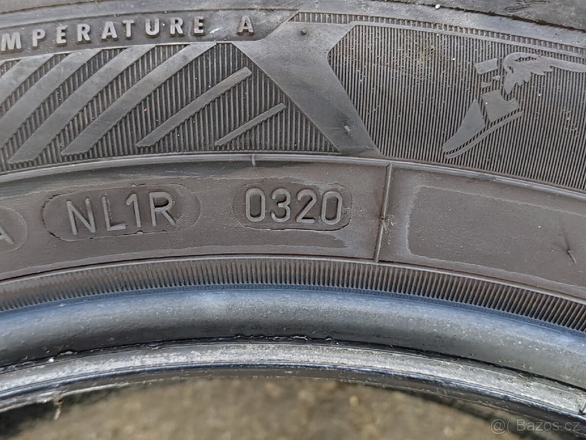 Letní pneu Goodyear EfficientGrip 215/50R17 2ks - 4