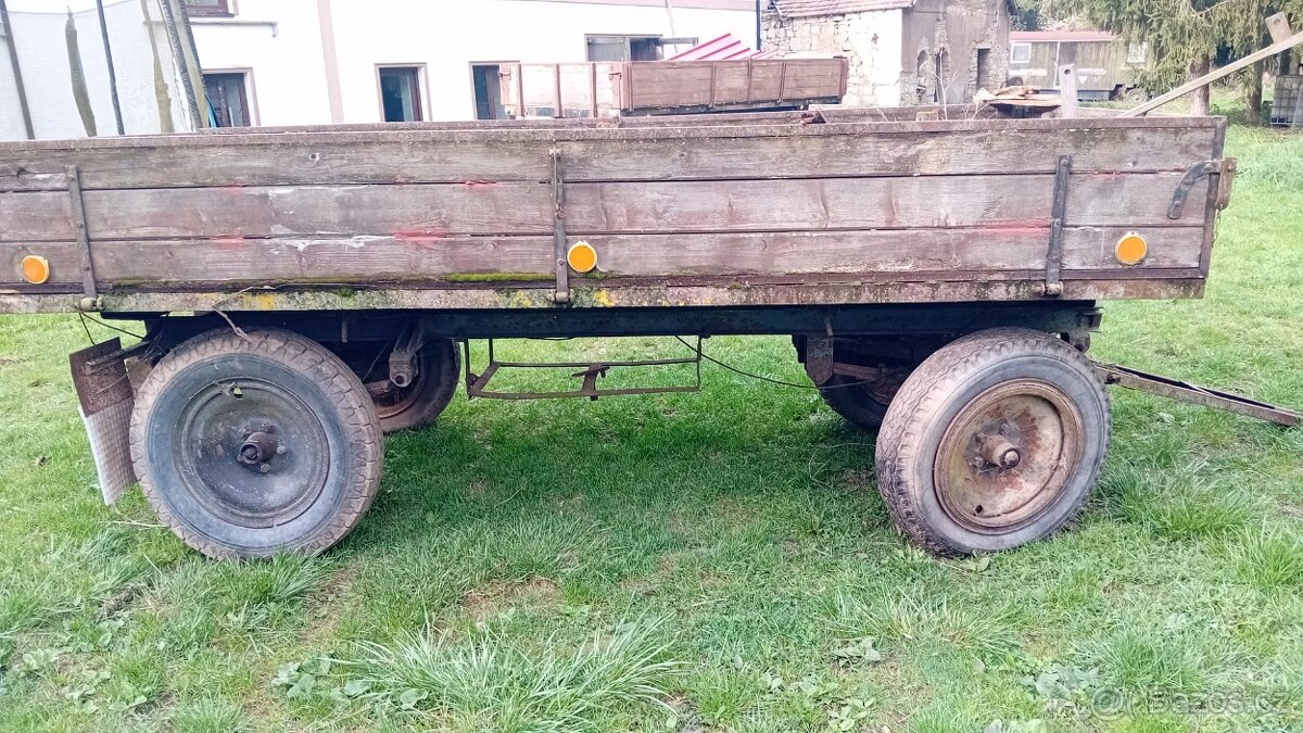 Vlečka 3,5t sklápění klikou - 4